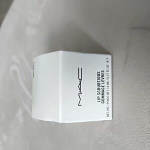 Mac Lip Scrubtious lip scrub - sweet vanil…